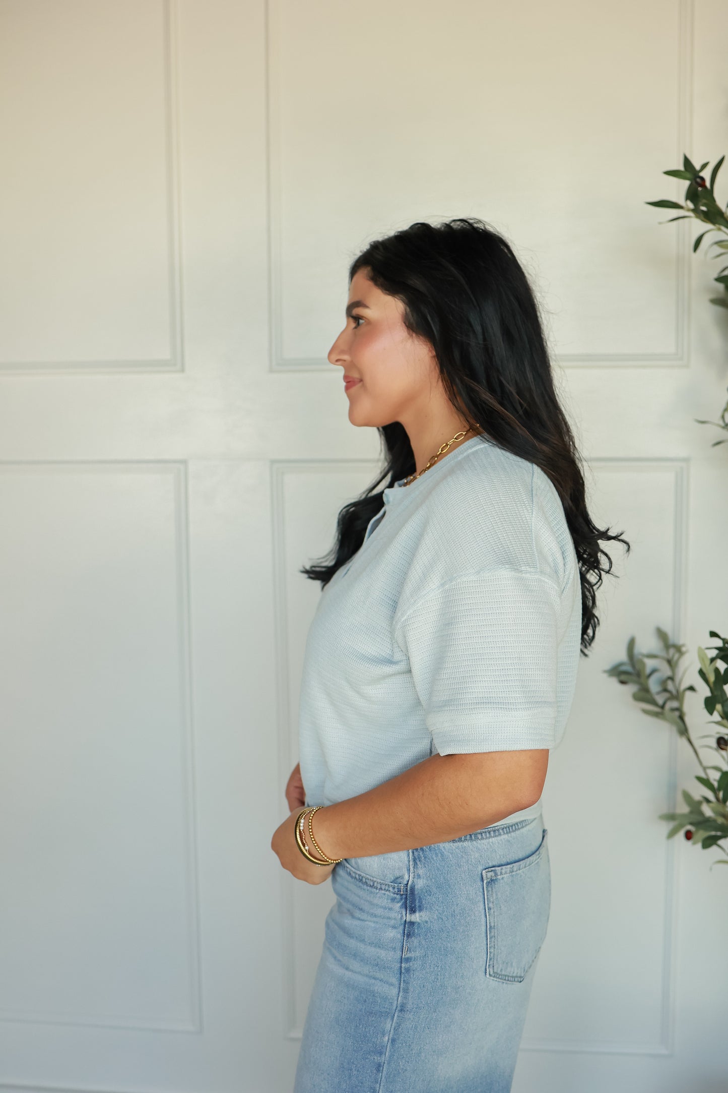 THE EASY DAYS BUTTON DOWN
