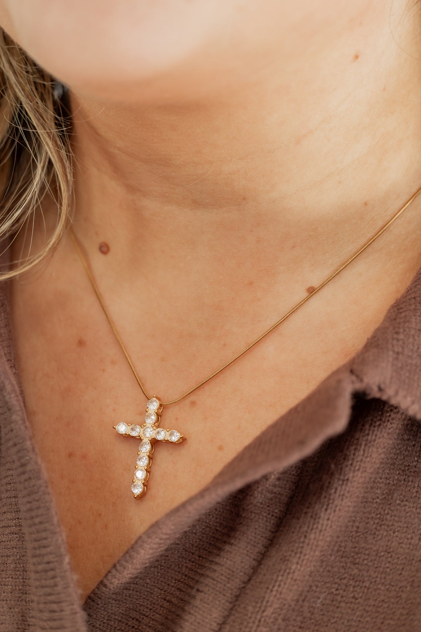 THE CROSS NECKLACE