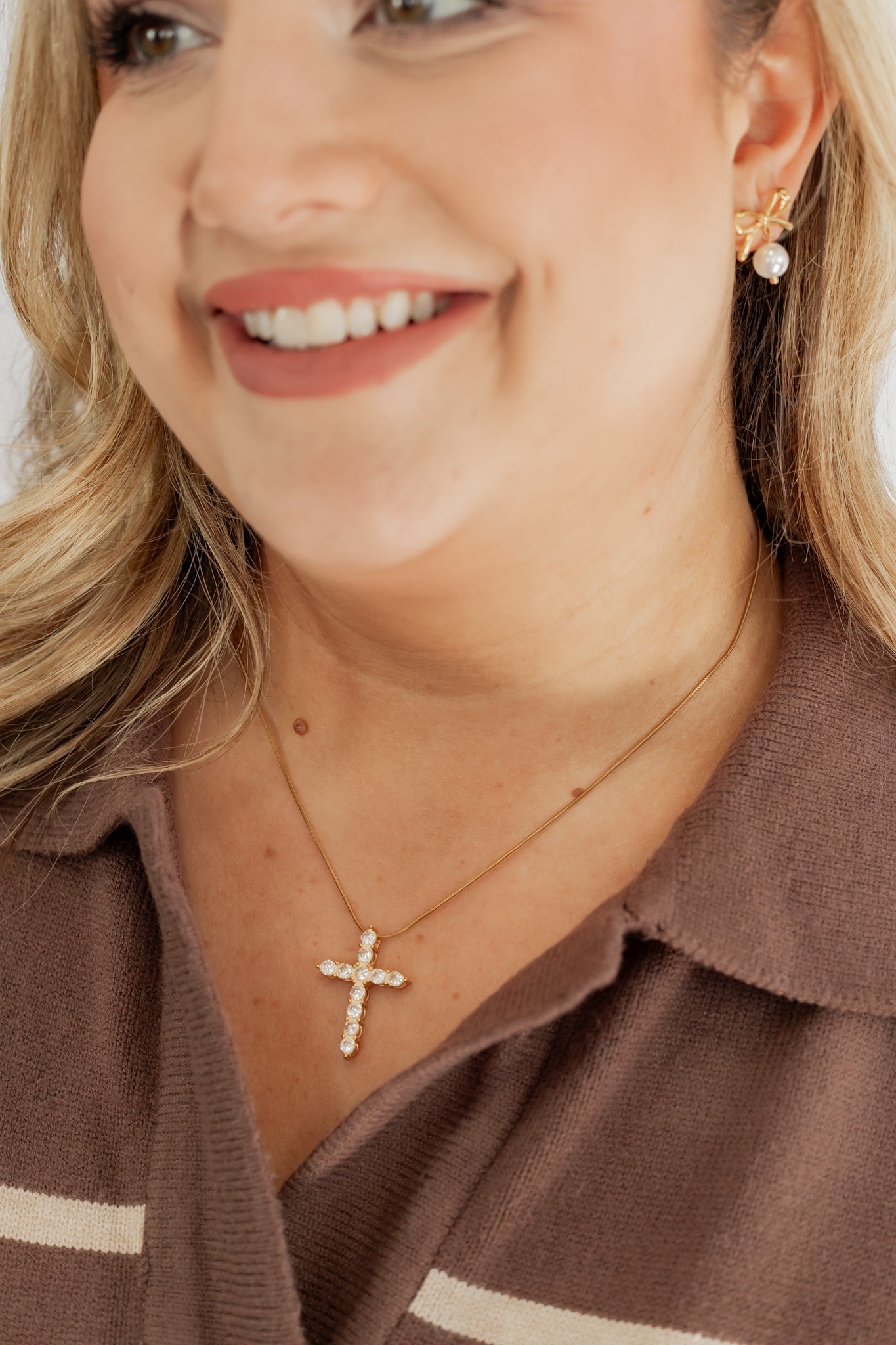 THE CROSS NECKLACE