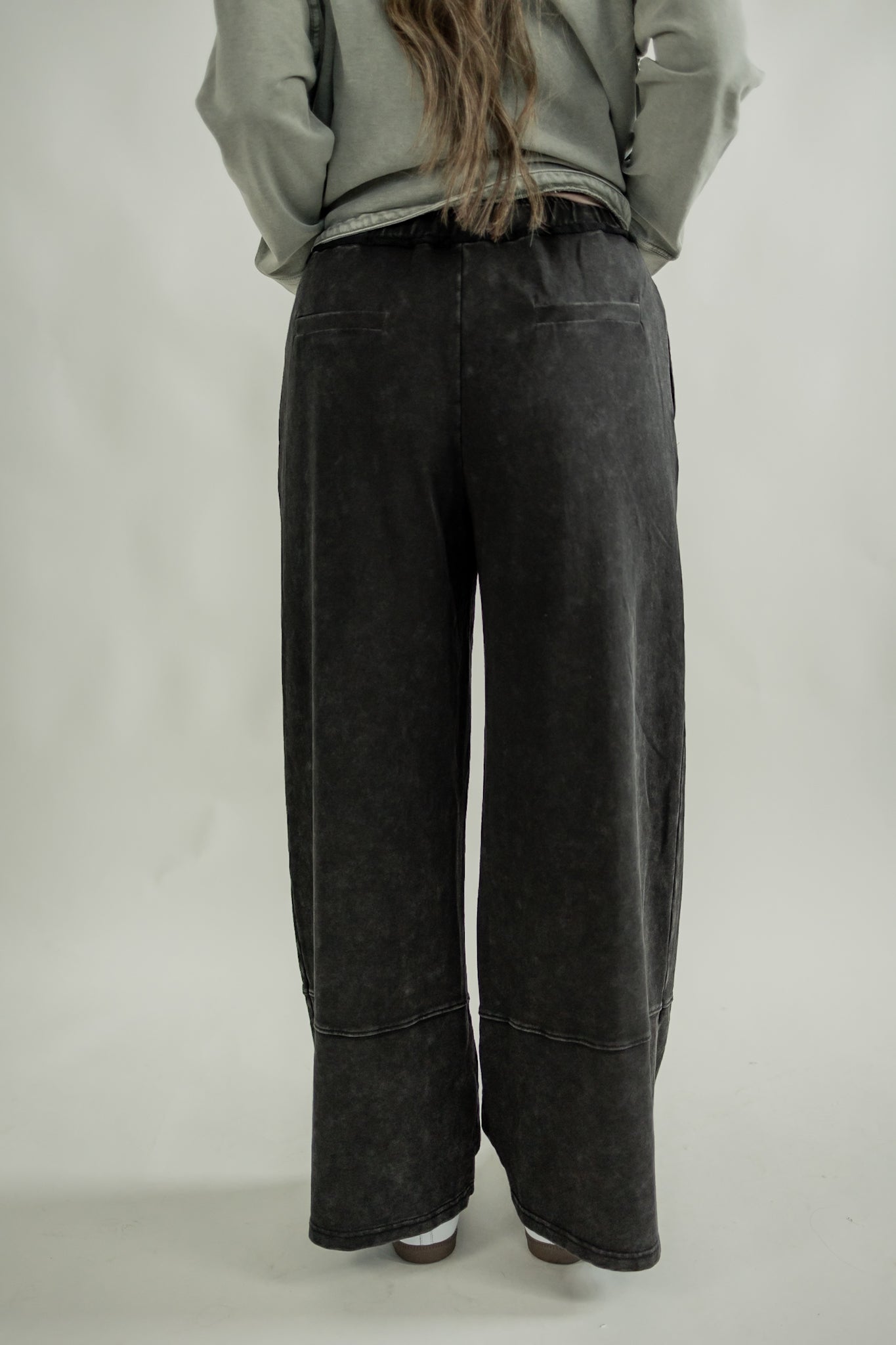 THE MINERAL WASHED PANTS IN BLACK