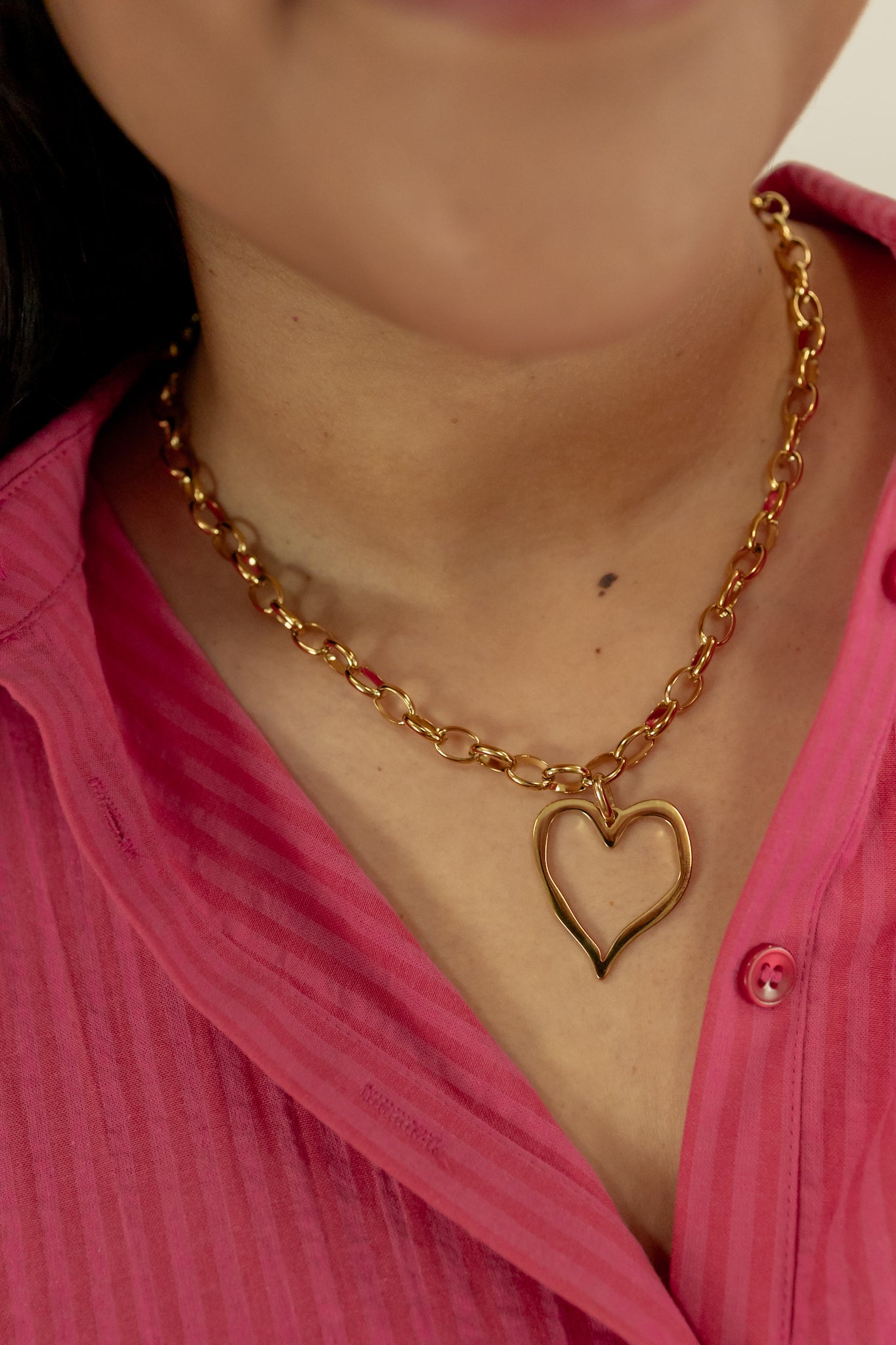 LARGE OPEN HEART NECKLACE  | GOLD