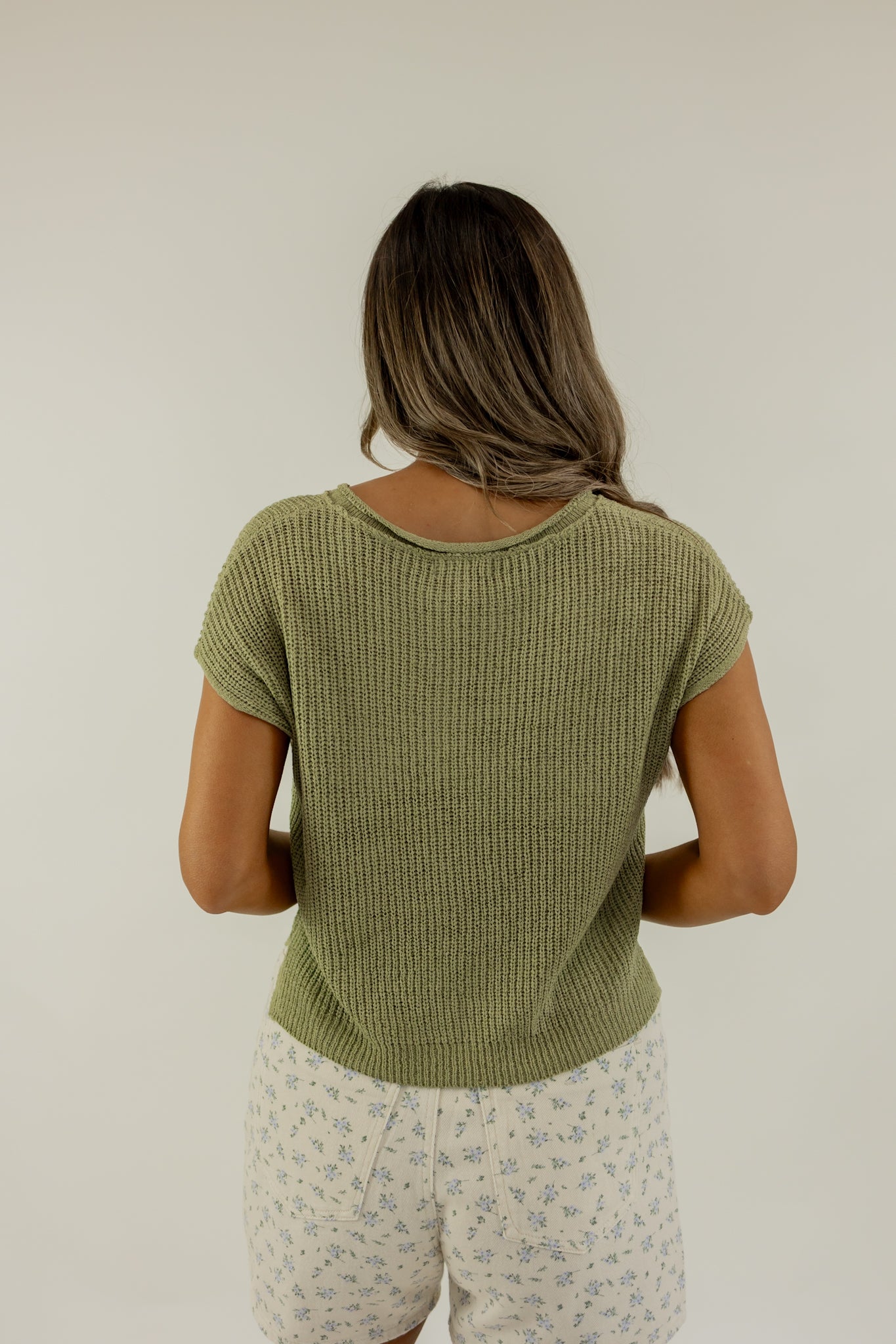 ALL ABOUT IT TOP | LIGHT OLIVE