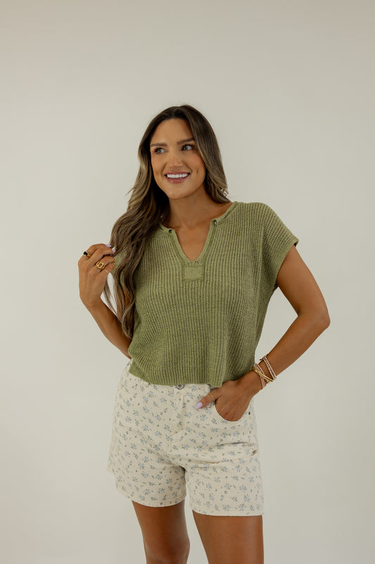 ALL ABOUT IT TOP | LIGHT OLIVE