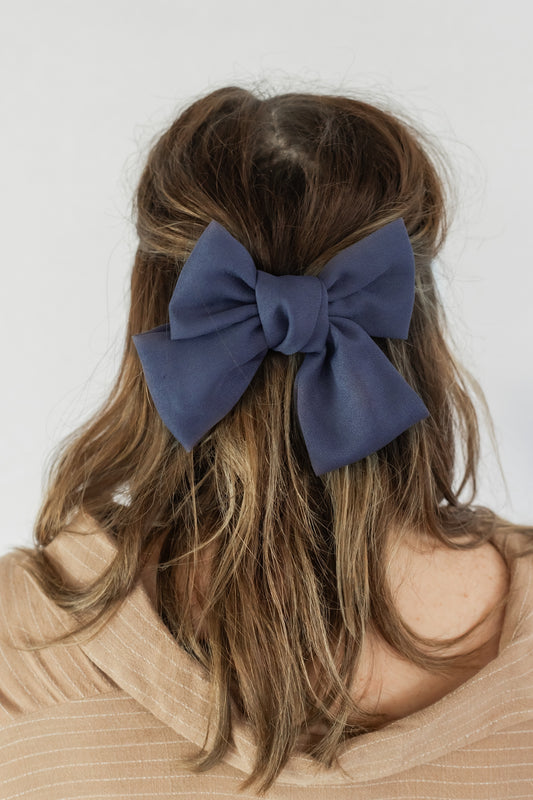THE PERFECT NAVY BOW | CLIP