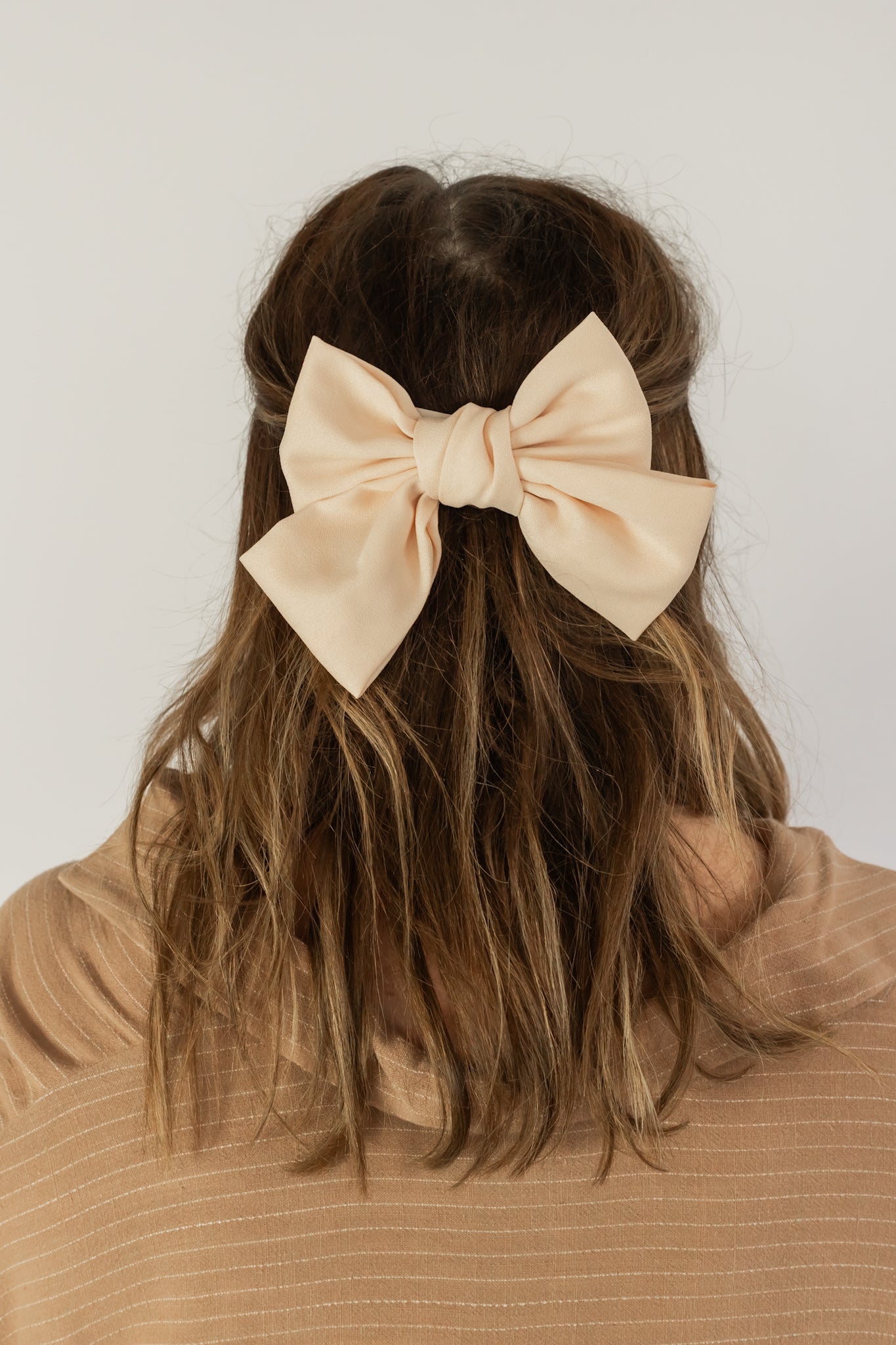 THE PERFECT IVORY BOW | CLIP