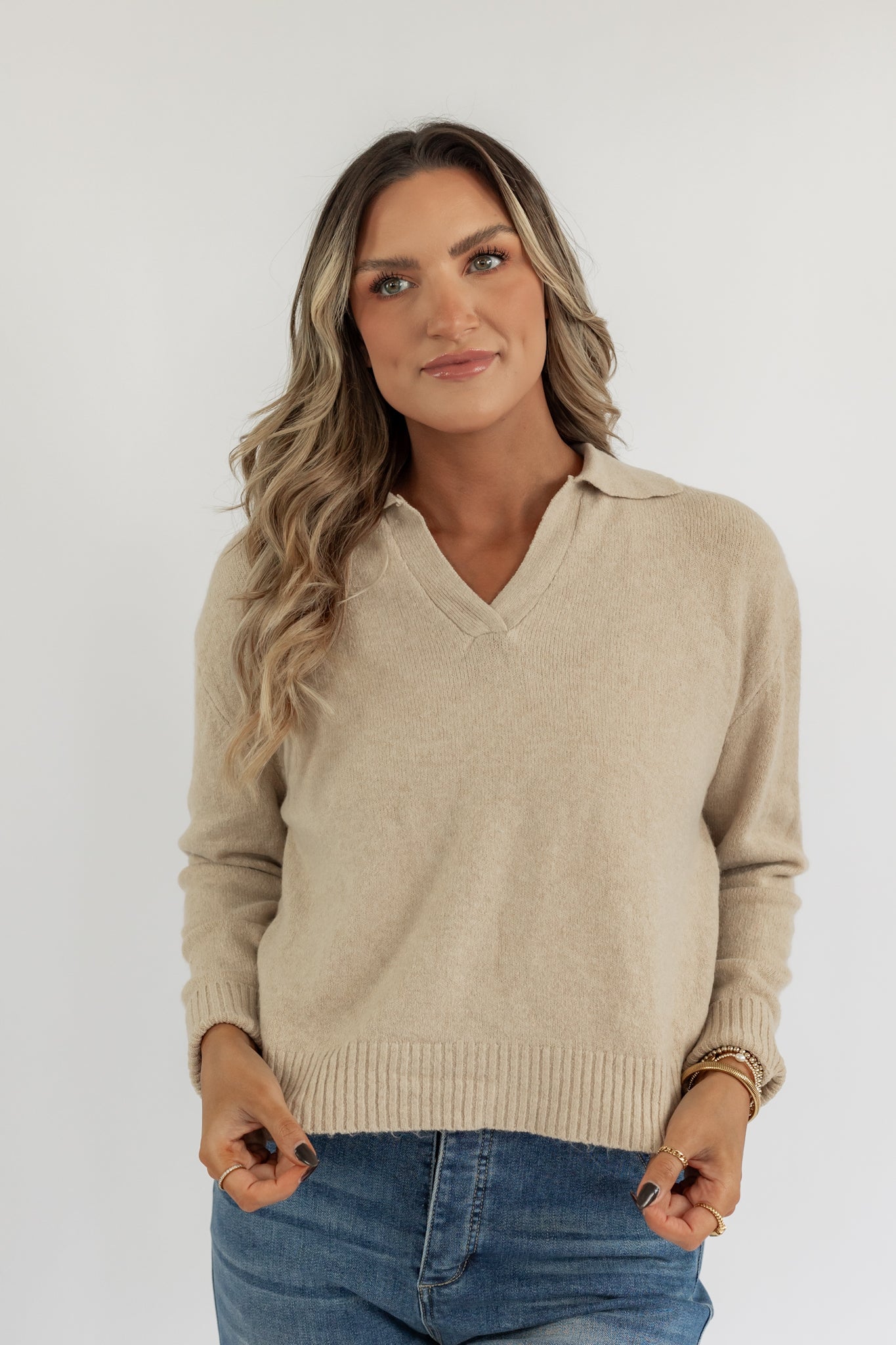 SIMPLE MOOD TOP IN TAUPE