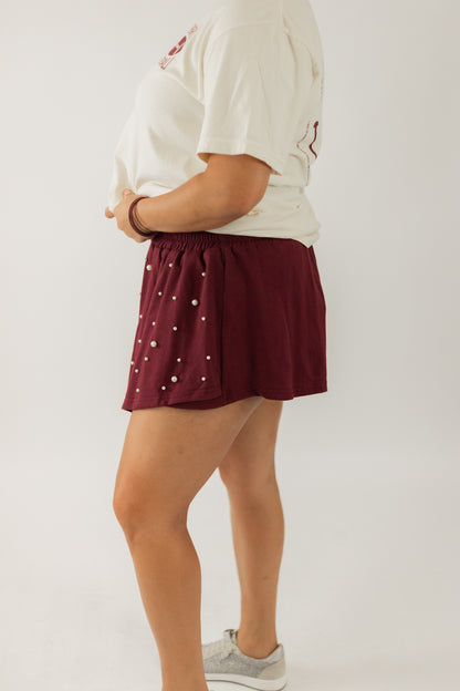 CLASSY UNTIL KICKOFF PEARL SHORTS IN MAROON