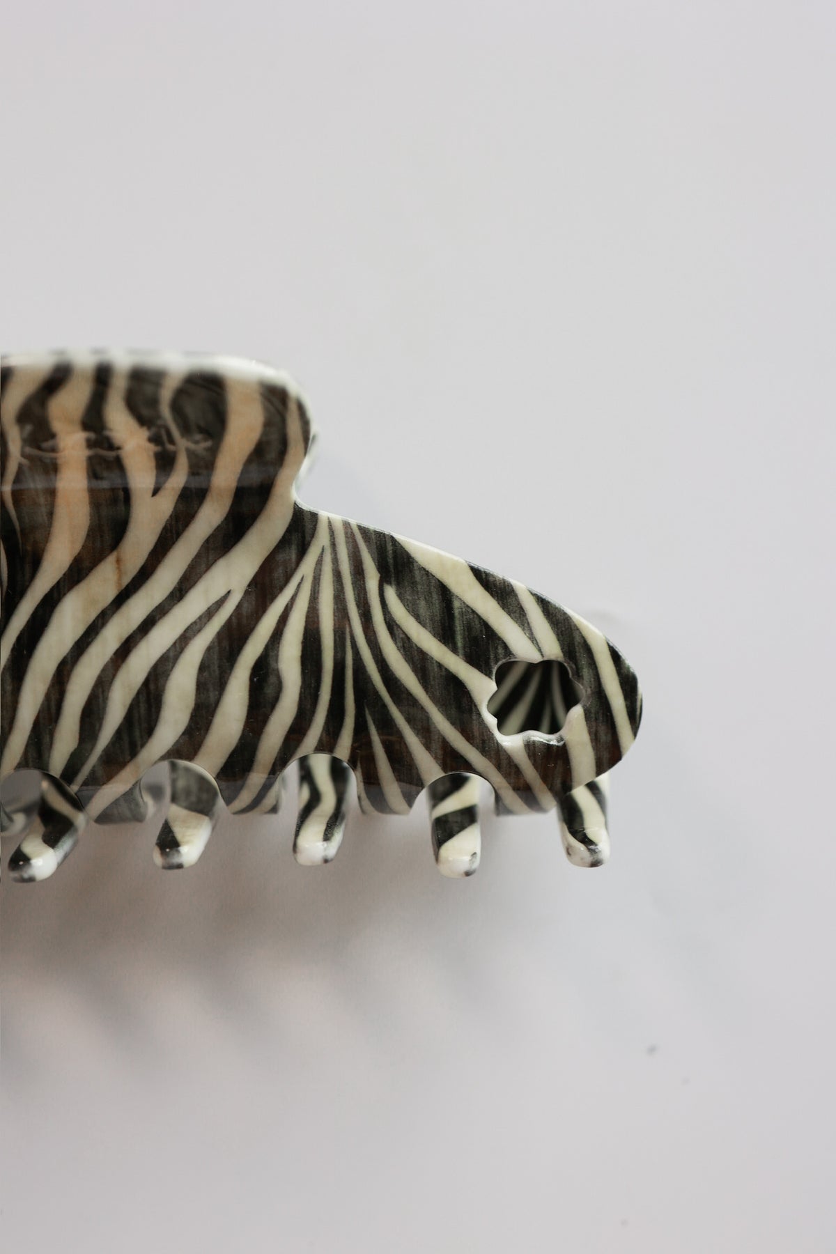 THE ZEBRA CLAW CLIP | MIDI