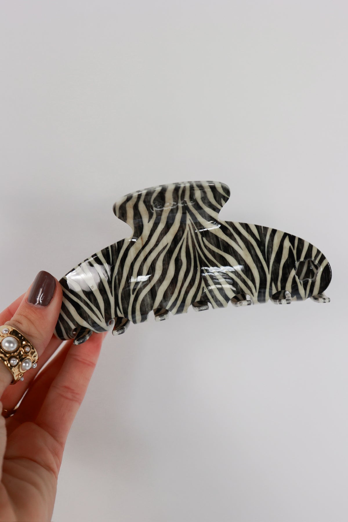 THE ZEBRA CLAW CLIP | OVERSIZED