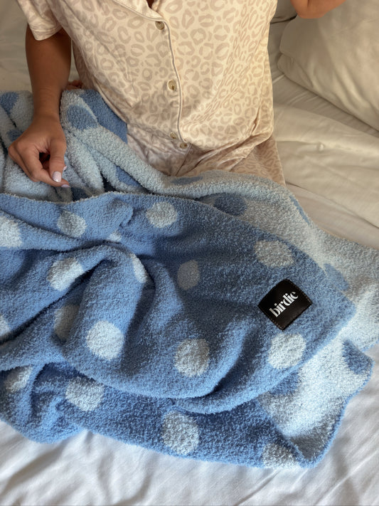 REVERSIBLE BLANKET | POWDER BLUE DOT