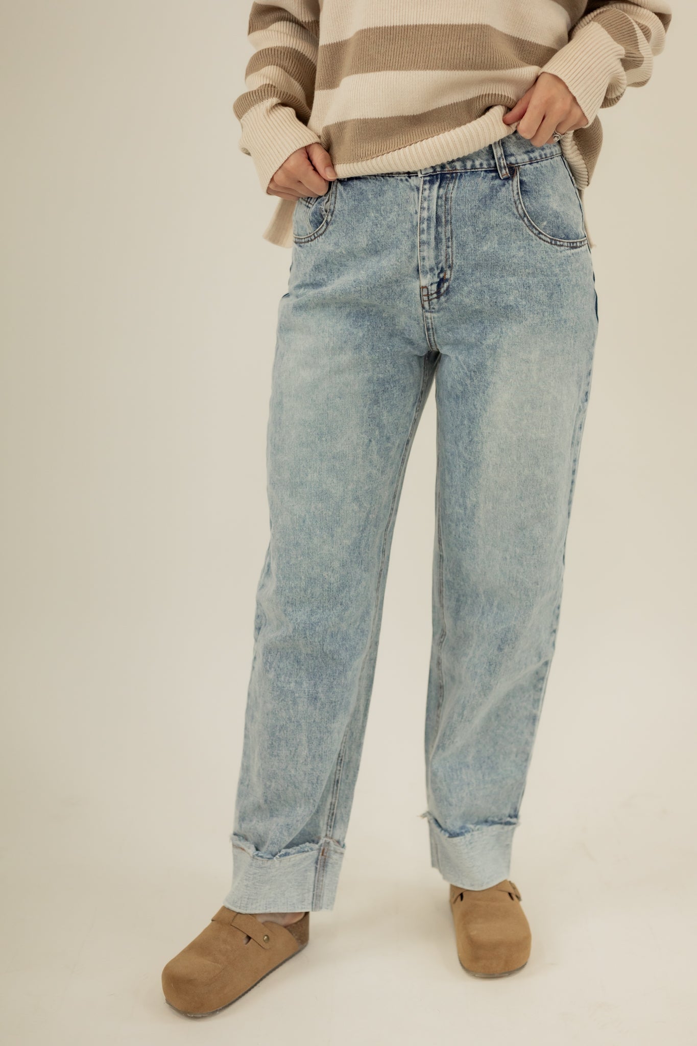 SLIGHT BARREL CUFF JEANS | SO ME