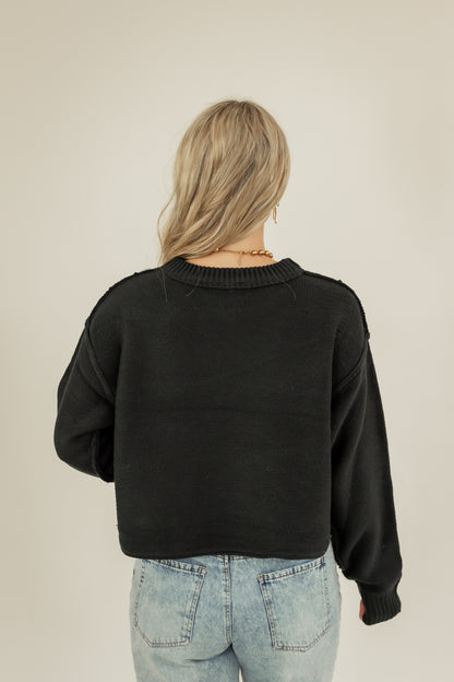 BASIC IN BLACK SWEATER