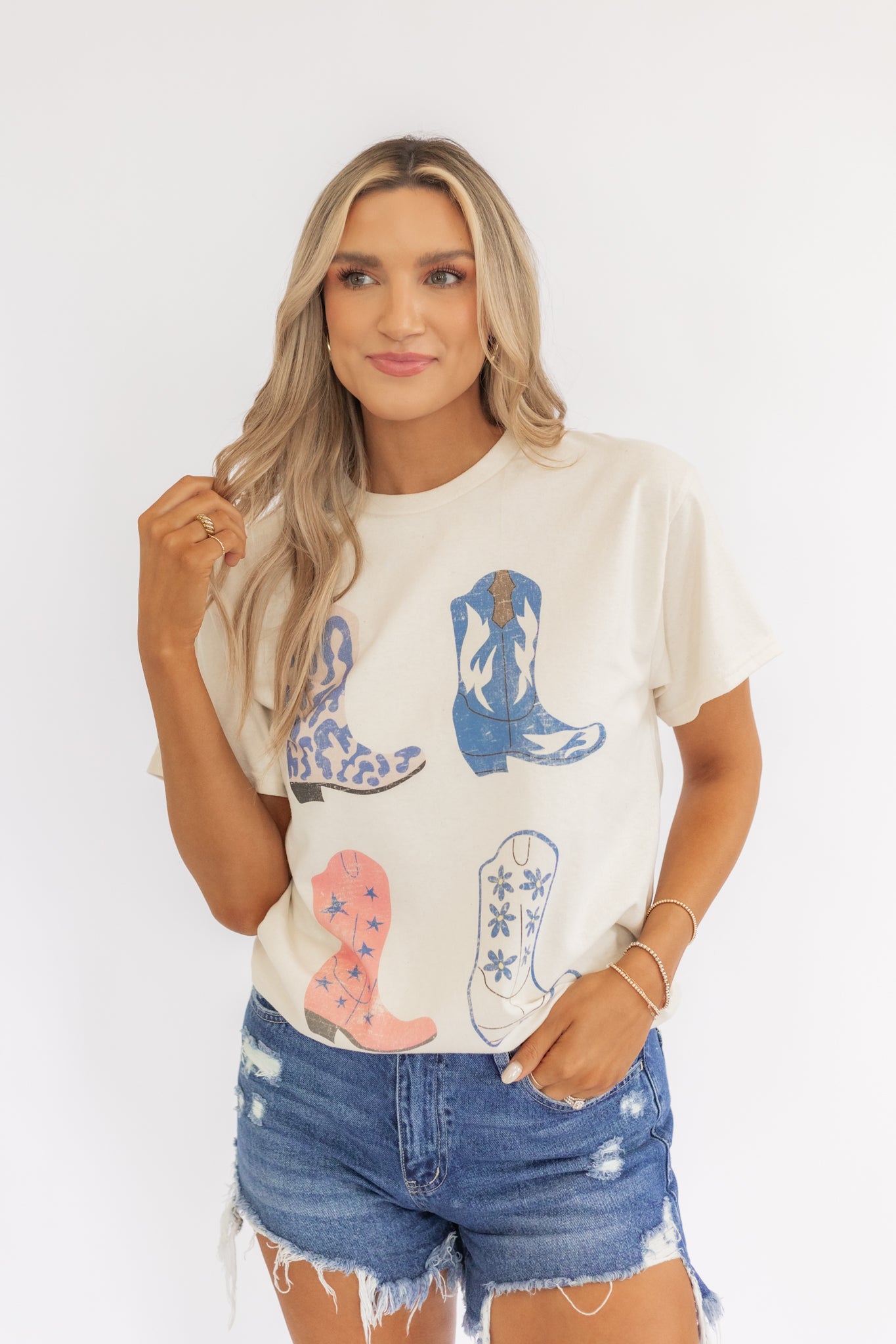 COWGIRL BOOT GRAPHIC TEE