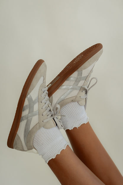 THE SASHA SNEAKER | SILVER