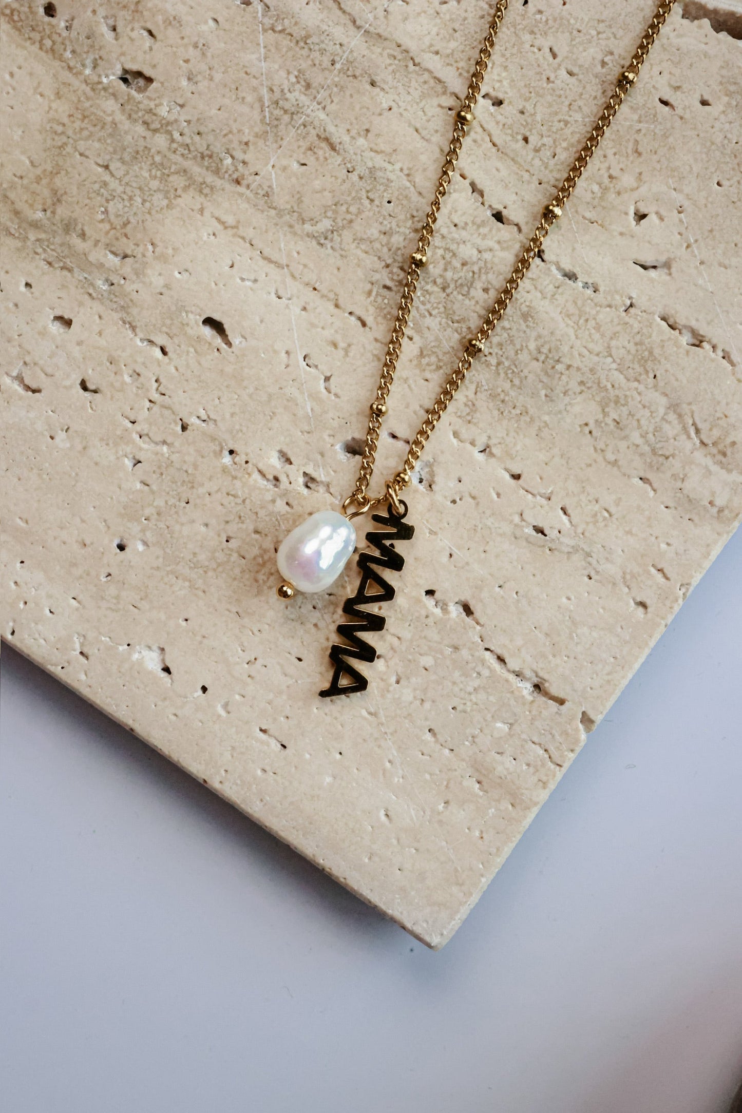 MAMA PEARL NECKLACE
