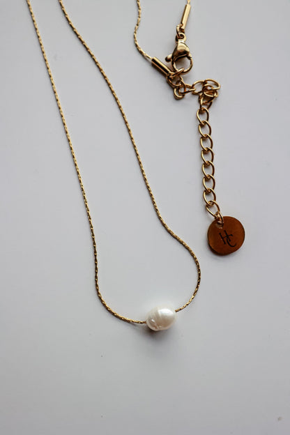THE SEASIDE PEARL NECKLACE