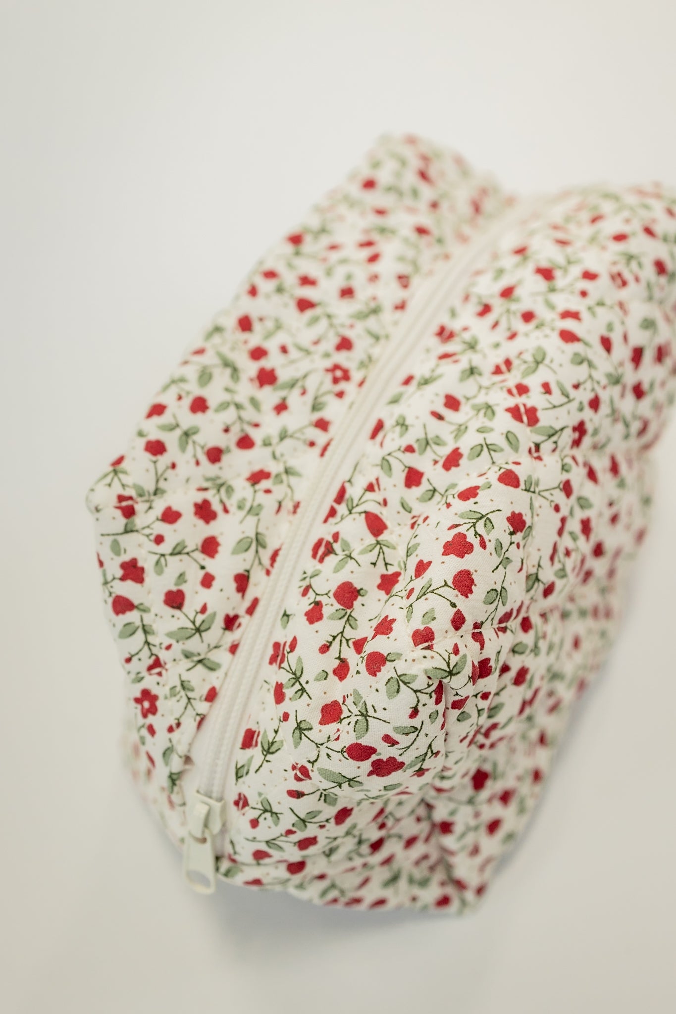 FLORAL COSMETIC BAG | RED