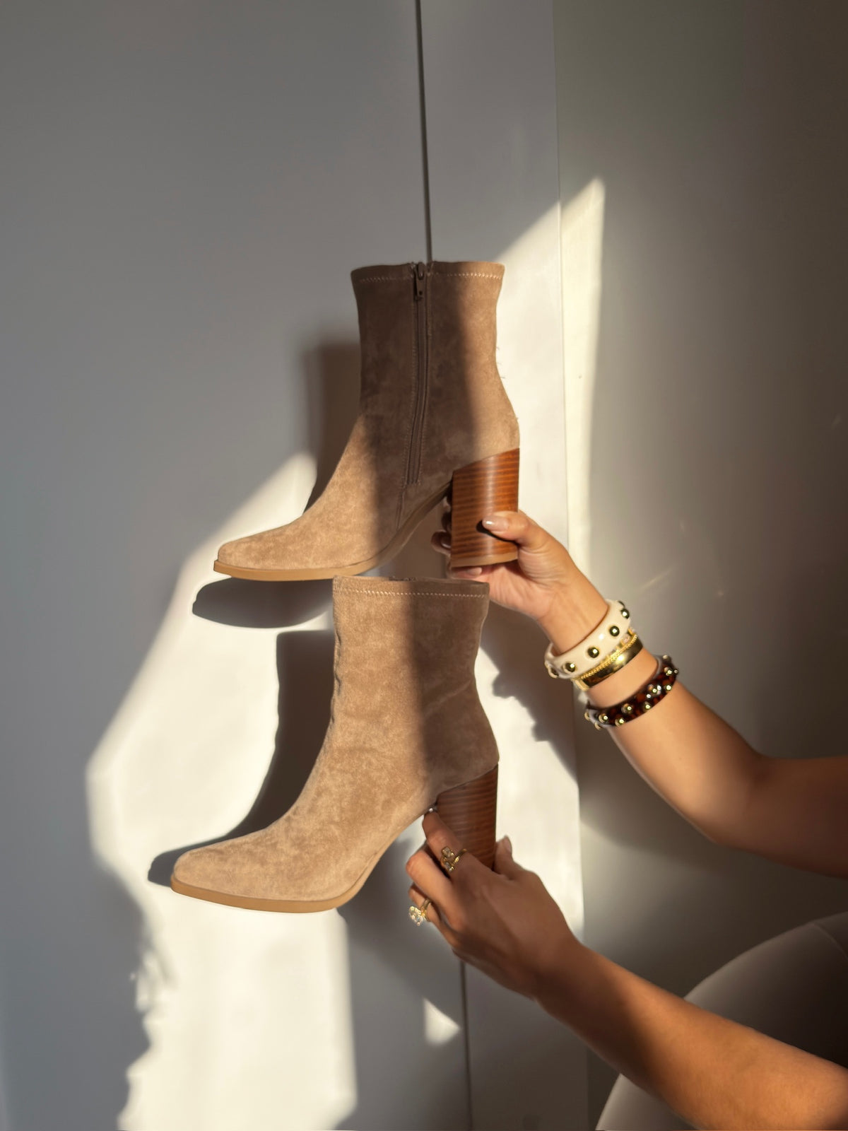 THE SIDONIE HEEL