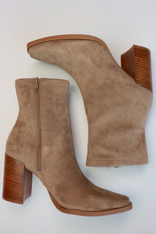 THE SIDONIE HEEL