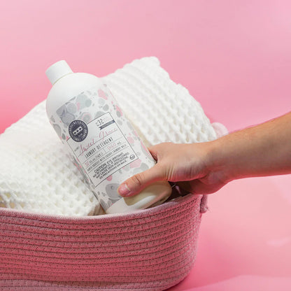 32 OZ DETERGENT IN SWEET GRACE | BRIDGEWATER CANDLES